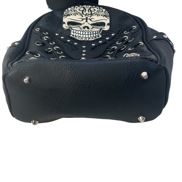 (7-202) Brand New with Tag - Black Embroidered Skull Backpack - Picture 3 of 13